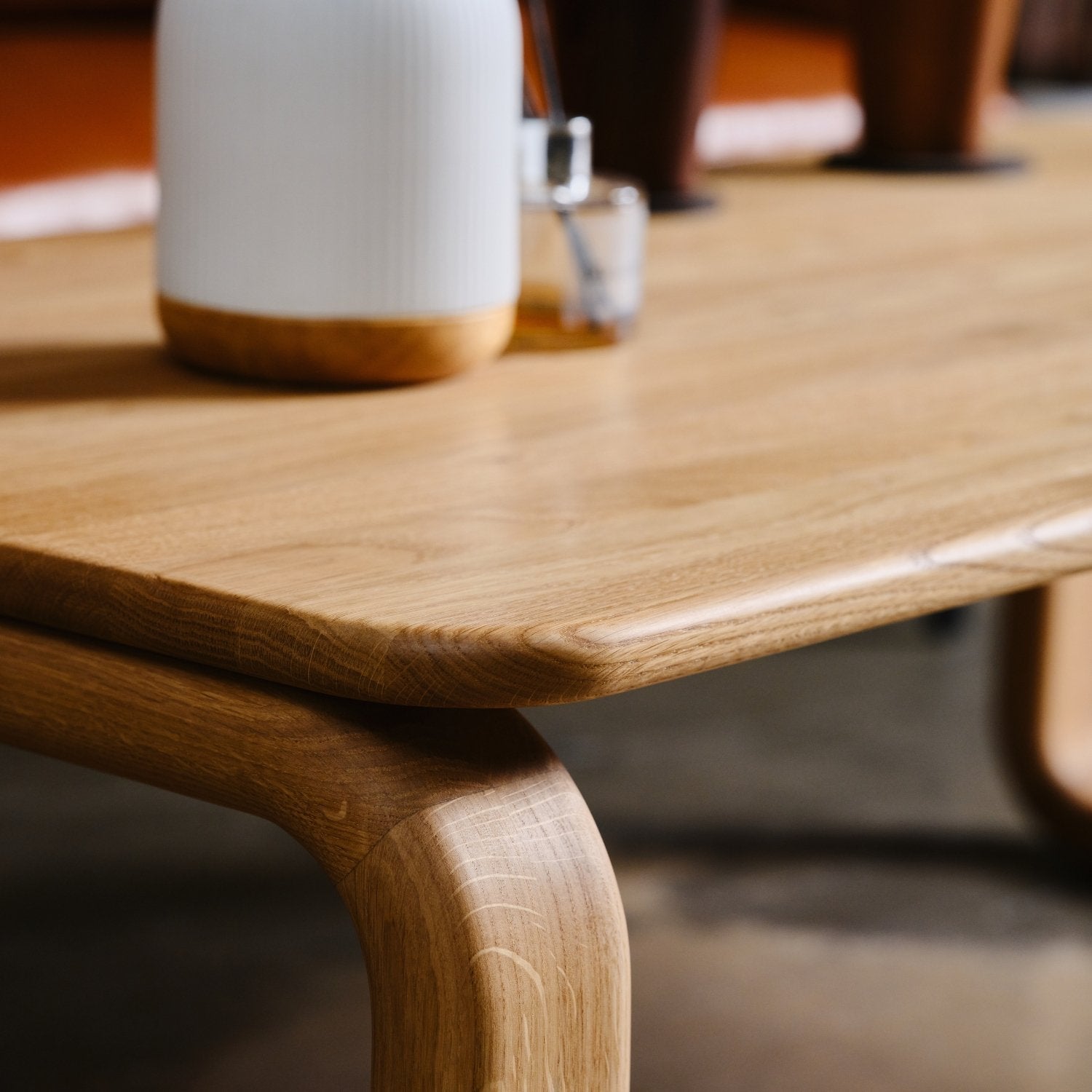 Soffbord i massiv ek 'Vesa'